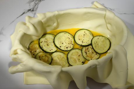 Tortilla de calabacín envuelta en hojaldre