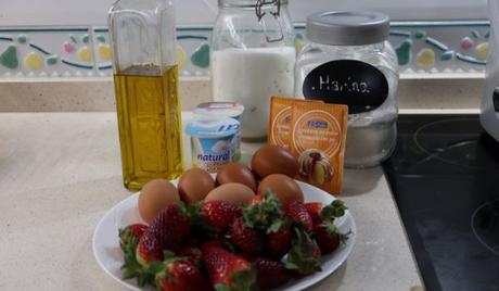 Los ingredientes necesarios para hacer el bizcocho de fresa con Thermomix