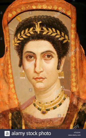 Crotalias: Nuevos pendientes inspirados en la época Egipcia