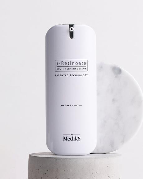 Medik8 reformula su «smartphone de la belleza», que ahora incluye vitaminas C y A en la misma fórmula