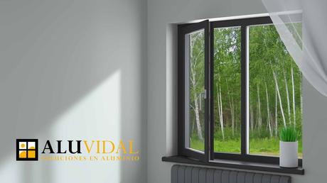  Aluvidal aconseja instalar mosquiteras enrollables antes de la llegada del verano