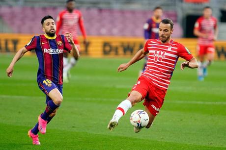 Con gol de Machis el Barcelona pierde ante el Granada y ya no puntea la Liga