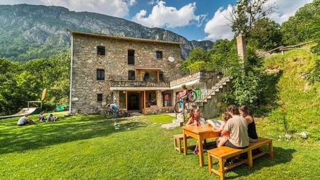 Escapadas para recuperar un verano especial, entre casas de cuento, árboles y bungalows