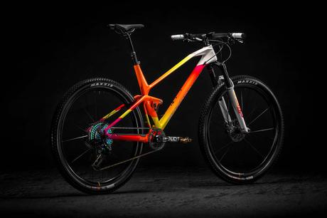 Rafael Nadal embajador de la marca Mondraker