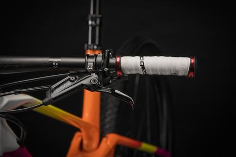 Rafael Nadal embajador de la marca Mondraker