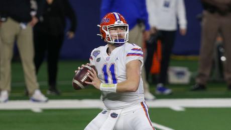 Kyle Trask va a los Buccaneers al cierre de la 2da ronda