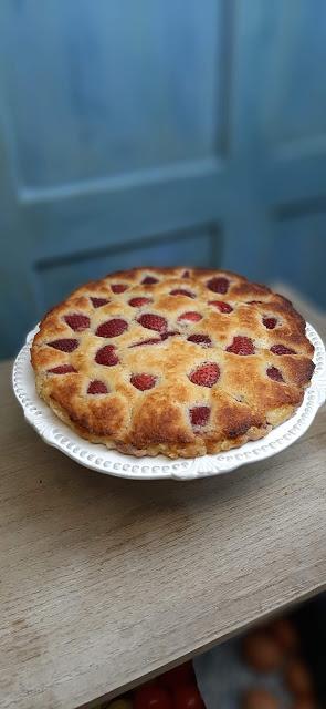 PASTEL DE FRESAS FRESCAS KETO PASTEL DE FRESAS FRESCAS KETO