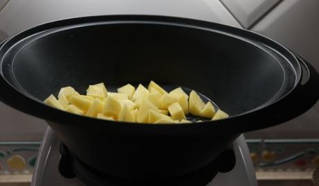 Cocinamos las patatas en el varoma