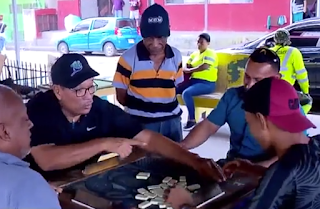 TUMBA MUERTO Y EL PARQUE DE LOS ABURRIDOS