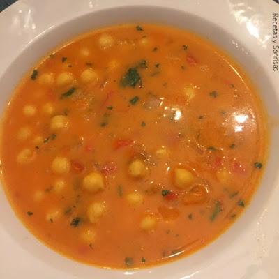 SOPA AFRICANA DE GARBANZOS Y COCO
