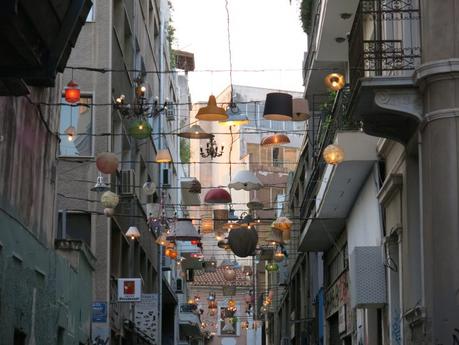 Iluminando la oscuridad: el caso de la instalación participativa Synoikia Pittaki en Atenas