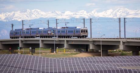 alternativas de paneles solares: se estudia ponerlos en los espacios vacíos de los aeropuertos 2 alternativas de paneles solares: se estudia ponerlos en los espacios vacíos de los aeropuertos 2