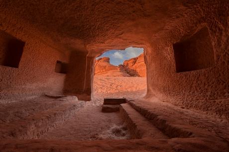 hegra-archaeological-site-tourism-saudi-arabia-5