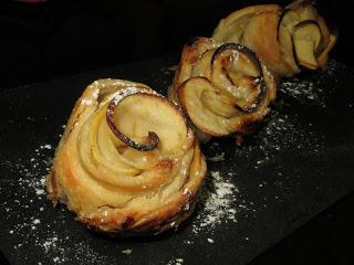 ROSAS DE HOJALDRE DE MANZANA