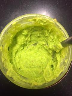 TAPA DE HUMMUS DE HABAS TIERNAS Y JAMON IBERICO