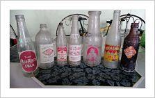 Famosas botellas de vidrio para productos de alto consumo nacional. Famosas botellas de vidrio para productos de alto consumo nacional.