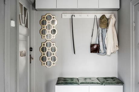 delikatissen tiny apartments decor scandinavian tiny apartment decor scandinavian style pisos pequeños estilismo pisos pequeños decoración interiores mini piso decoración little apartment distribución de minipiso diseño estudio cama en alto cama de obra cajones bajo la caja almacenaje bajo la cama  