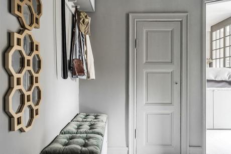 delikatissen tiny apartments decor scandinavian tiny apartment decor scandinavian style pisos pequeños estilismo pisos pequeños decoración interiores mini piso decoración little apartment distribución de minipiso diseño estudio cama en alto cama de obra cajones bajo la caja almacenaje bajo la cama  