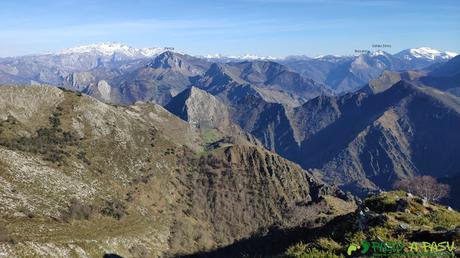 Vista de Picos de Europa desde el Pico Cunio, Ponga