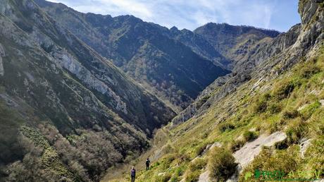 Sendero bajando a Semeldón