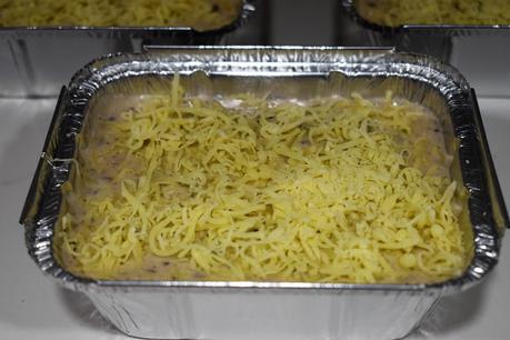 Canelones de carne con trompetas de la muerte y mousse de pato