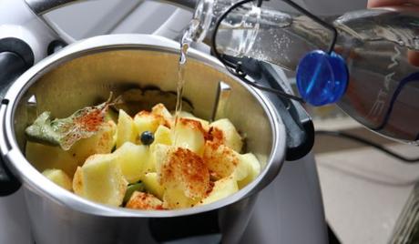 Patatas Guisadas con Cordero y Alcachofas en Thermomix ® Echamos el resto de los cocinamosingredientes y los