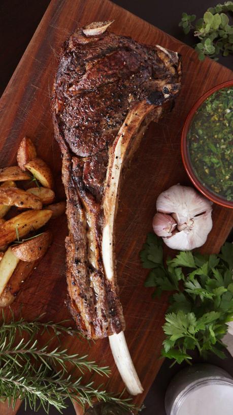 tomahawk al horno chimichurri papines plancha