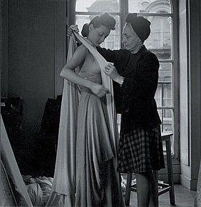 #MujeresconHistoria Madeleine Vionnet, la diseñadora que liberó el cuerpo de la mujer