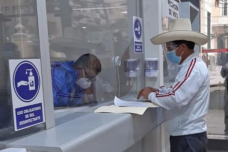 Pedro Castillo pide pronunciamiento de la Defensoría tras amenaza de muerte Pedro Castillo pide pronunciamiento de la Defensoría tras amenaza de muerte