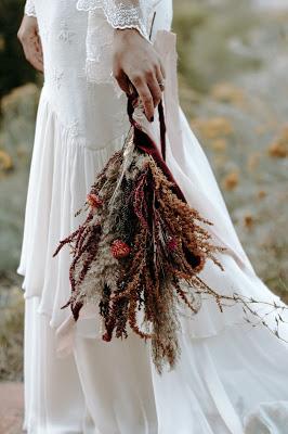 Vestido de novia en blanco natural