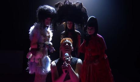 Brit Awards 2021: La iluminación, efectos visuales, y hologramas llevan los escenarios a otro nivel e9