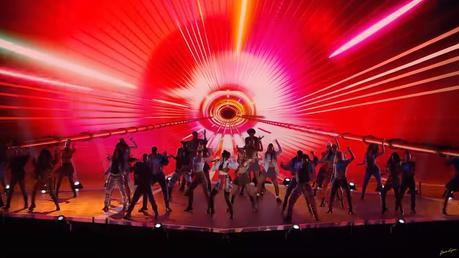Brit Awards 2021: La iluminación, efectos visuales, y hologramas llevan los escenarios a otro nivel d18
