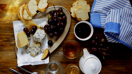 Delivinos Urban Gourmet presenta las claves para maridar té y queso correctamente