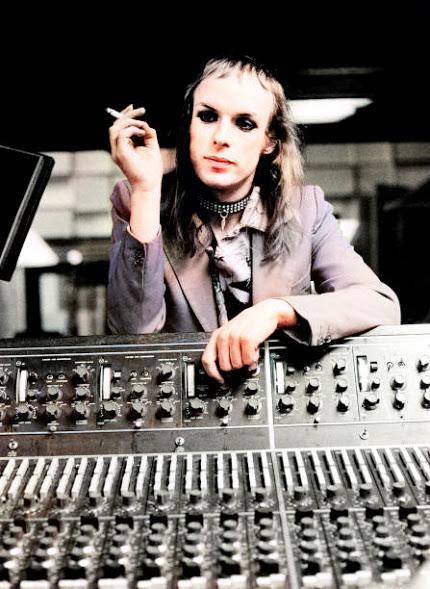 Efemérides del Rock y Heavy Metal: Que pasó un 15 de Mayo Efemérides del Rock y Heavy Metal: Que pasó un 15 de Mayo