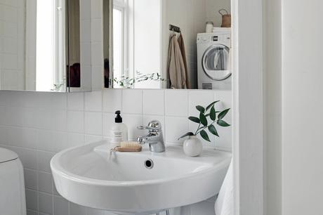 delikatissen wallpaper flowers swedish decor scandinavian style scandinavian decor scandinavian bedroom scandi style scandi hygge scandi bedroom scandi apartment papel de pared floral nordic style estilo nórdico cozy estilo nórdico acogedor estilo escandinavo decoración escandinavo cálido escandinavo acogedor dormitorio nórdico cozy house cozy home cozy apartment blue and white bedroom scandi  