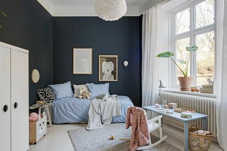 delikatissen wallpaper flowers swedish decor scandinavian style scandinavian decor scandinavian bedroom scandi style scandi hygge scandi bedroom scandi apartment papel de pared floral nordic style estilo nórdico cozy estilo nórdico acogedor estilo escandinavo decoración escandinavo cálido escandinavo acogedor dormitorio nórdico cozy house cozy home cozy apartment blue and white bedroom scandi  