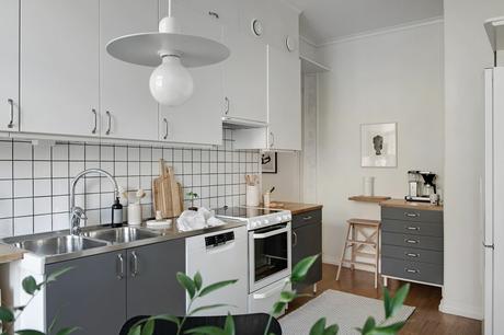 delikatissen wallpaper flowers swedish decor scandinavian style scandinavian decor scandinavian bedroom scandi style scandi hygge scandi bedroom scandi apartment papel de pared floral nordic style estilo nórdico cozy estilo nórdico acogedor estilo escandinavo decoración escandinavo cálido escandinavo acogedor dormitorio nórdico cozy house cozy home cozy apartment blue and white bedroom scandi  