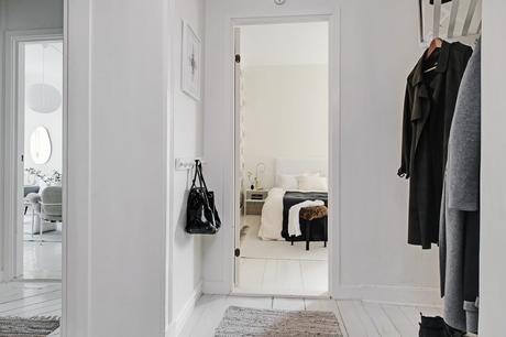 delikatissen wallpaper flowers swedish decor scandinavian style scandinavian decor scandinavian bedroom scandi style scandi hygge scandi bedroom scandi apartment papel de pared floral nordic style estilo nórdico cozy estilo nórdico acogedor estilo escandinavo decoración escandinavo cálido escandinavo acogedor dormitorio nórdico cozy house cozy home cozy apartment blue and white bedroom scandi  