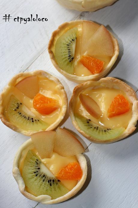 Tarta de crema y frutas