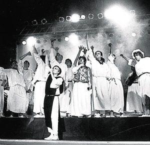 Alfonso Aguado, líder de Los Inhumanos, recoge sus «descojonantes e insólitas» vivencias en su nuevo libro