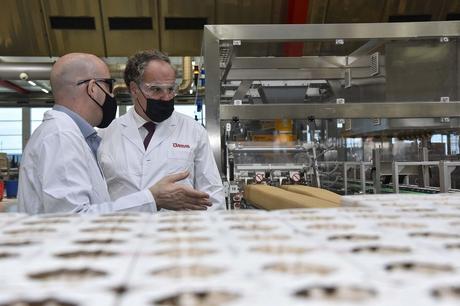 Damm invierte más de 63 millones en su fábrica de El Prat para ampliar su capacidad de producción en un 45%