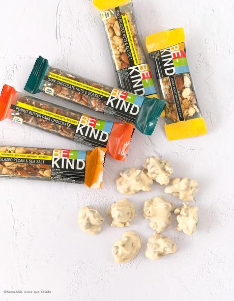 Rocas de chocolate con dos ingredientes Rocas de chocolate con dos ingredientes