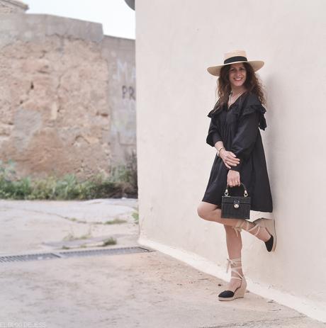 BLACK DRESS BLACK DRESS