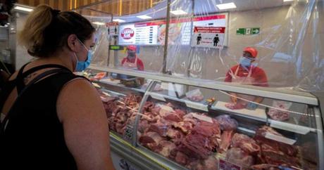 Argentina suspende exportaciones de carne vacuna por 30 días