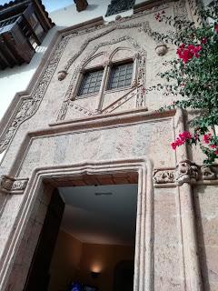 Tarde-noche en la Casa de Colón Tarde-noche en la Casa de Colón