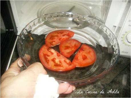 Salmón al horno, sobre una rica cama