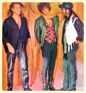 Soda Stereo - Canción Animal (1990)