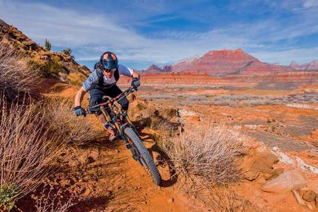 ABUS QUIN el casco que detecta accidentes.