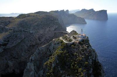 La tragedia de Gaza y el abrazo de Luna en la crisis de Ceuta. La tragedia de Gaza y el abrazo de Luna en la crisis de Ceuta.
