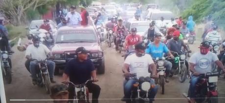 Desalojan a familias de 2,800 tareas de tierra en Puerto Plata; protestan contra diputado y personas de poder económico de Santiago.